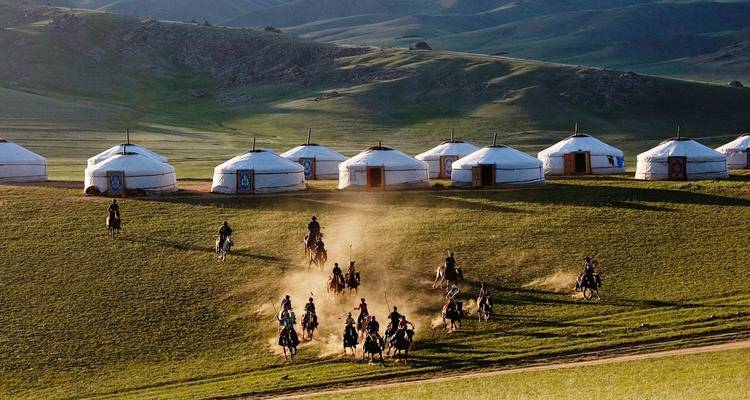 Discovery of the Orkhon Valley on horseback riding (Comfort) - nomadic ...